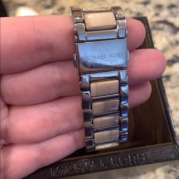 Michael Kors watch - Picture 3 of 6